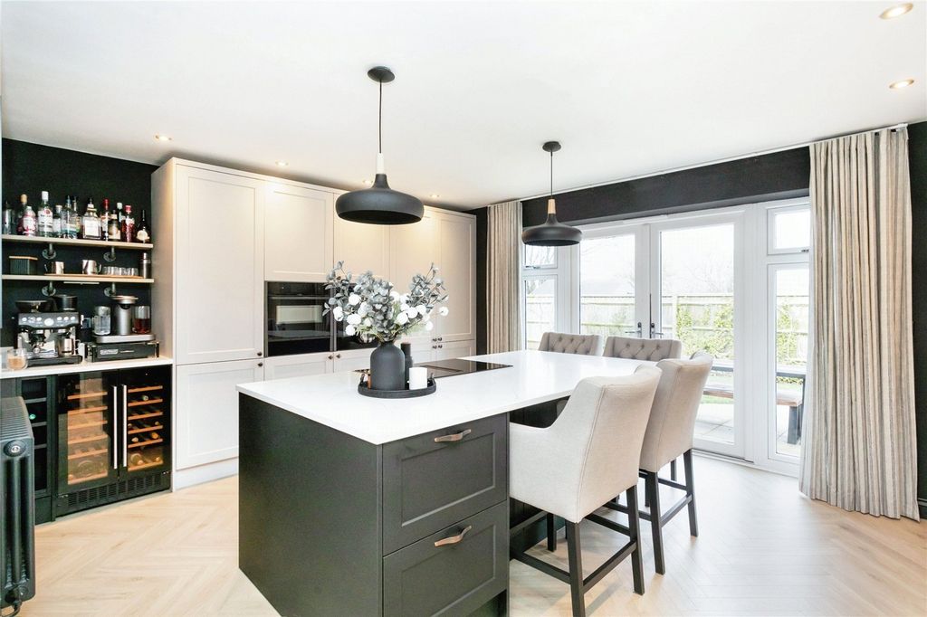 Property photo 2 of 19 Picture No. 08