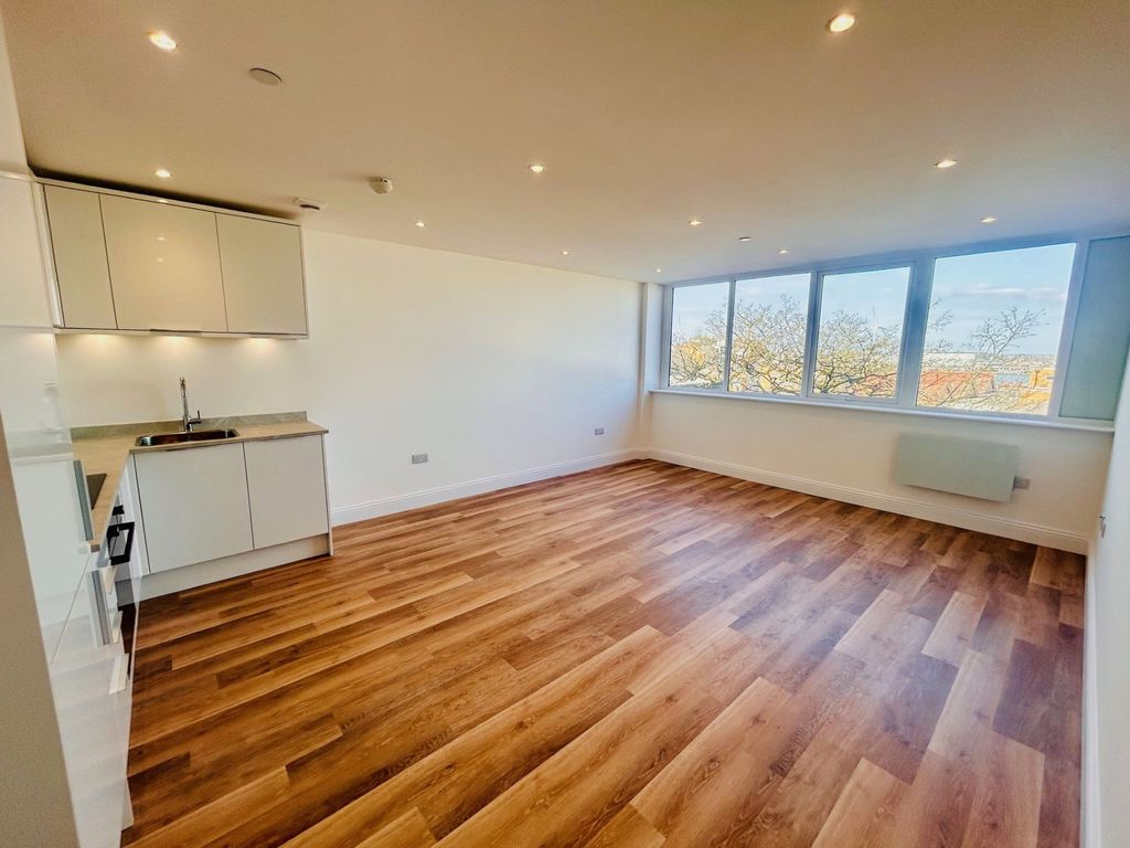 Property photo 2 of 13