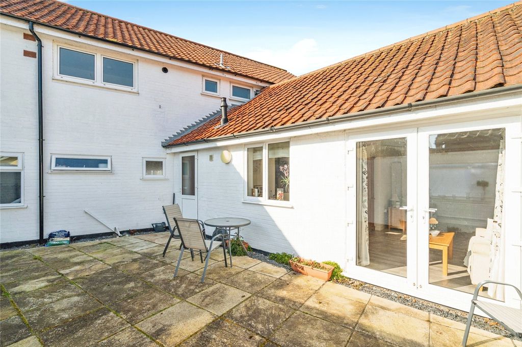 Property photo 3 of 17 Picture No. 16