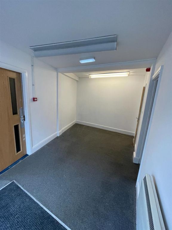 Property photo 3 of 4 Lwgvew3Bfe64Vl0Vku_E2W.Jpg