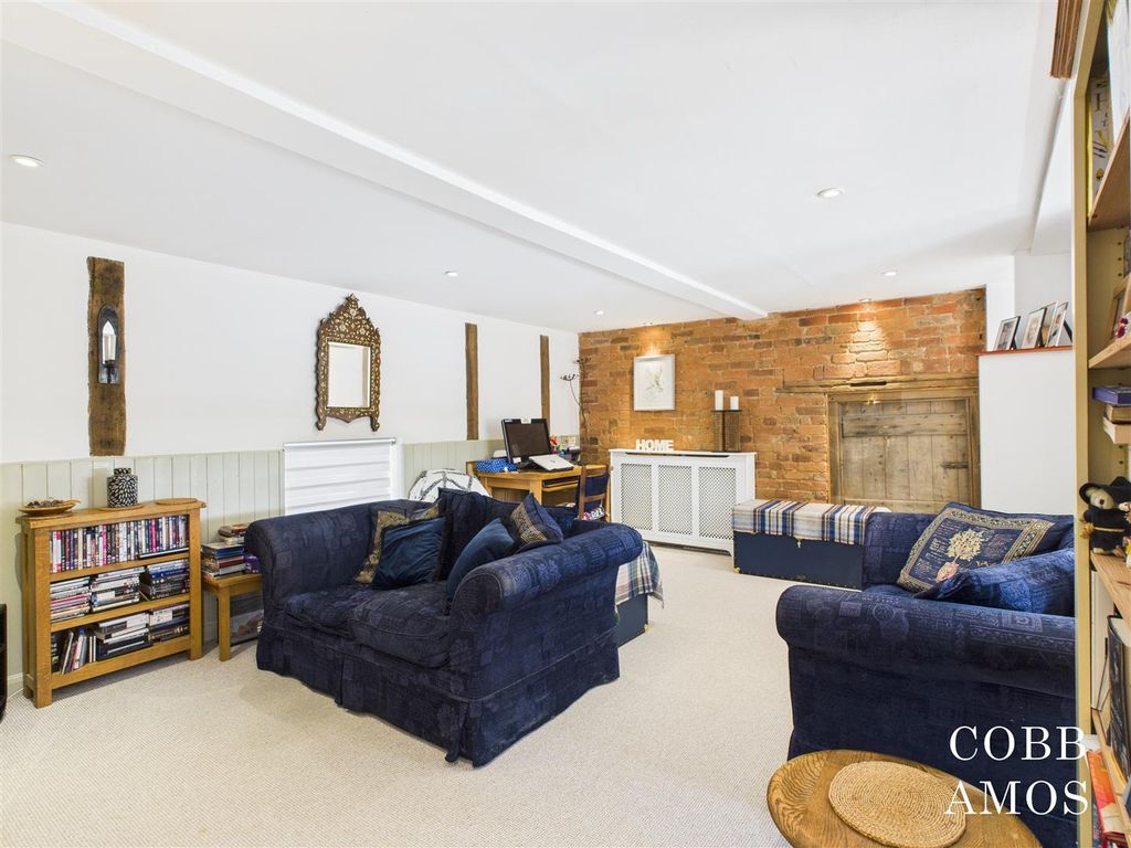 Property photo 2 of 12 Cam02803G0-Pr0226-Still020.Jpg