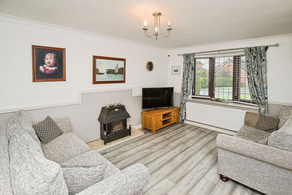 Property photo 2 of 20 Living Room