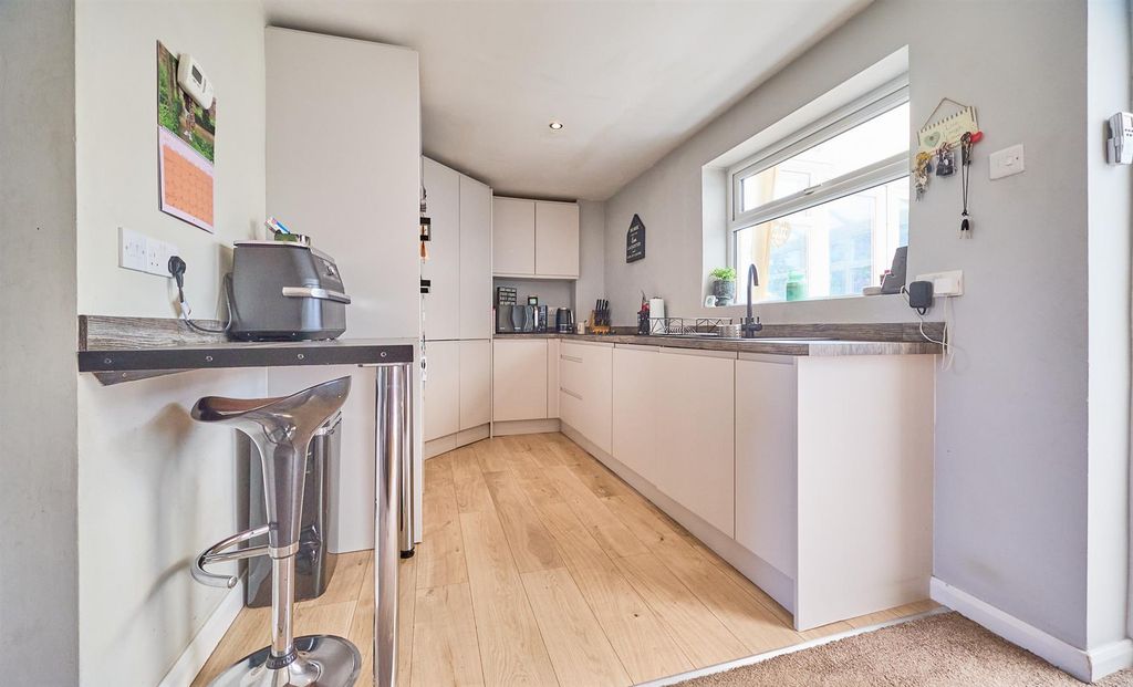 Property photo 2 of 13 Aulton Crescent, Hk 2.Jpg