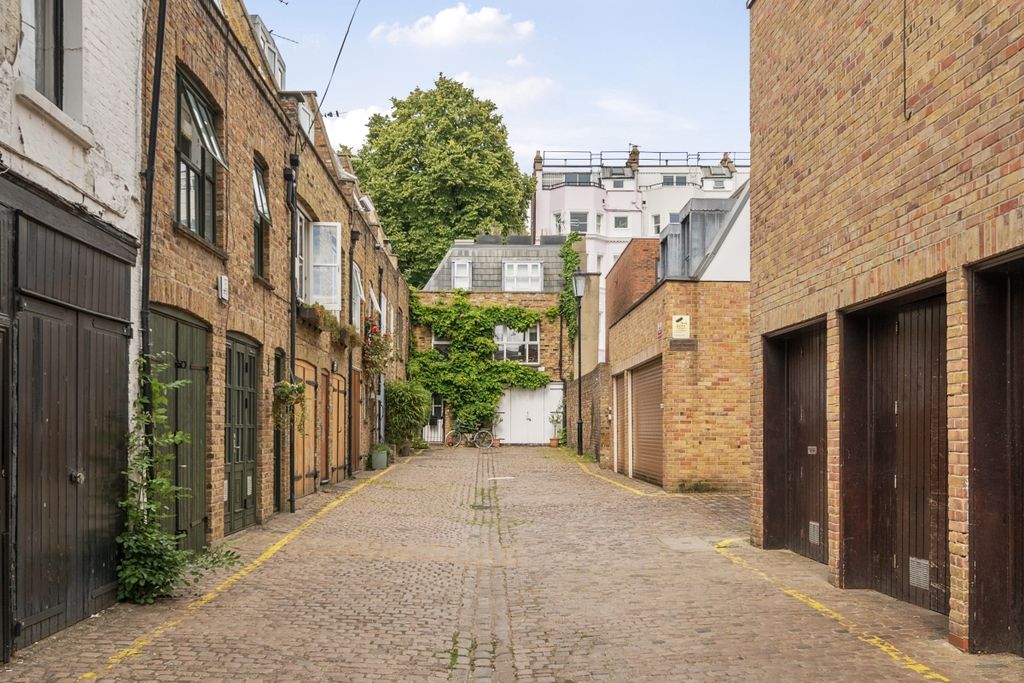 Property photo 3 of 15 The Mews