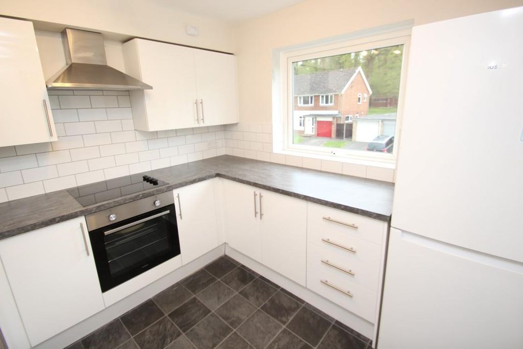 Property photo 2 of 8 Kitchen