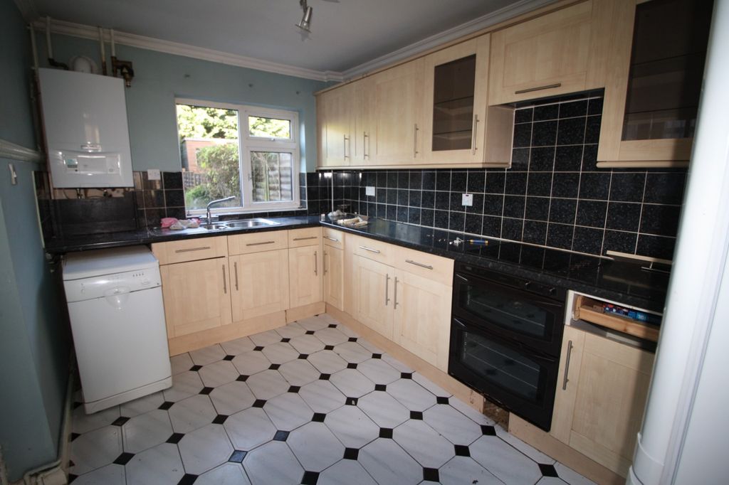 Property photo 3 of 13 1029402