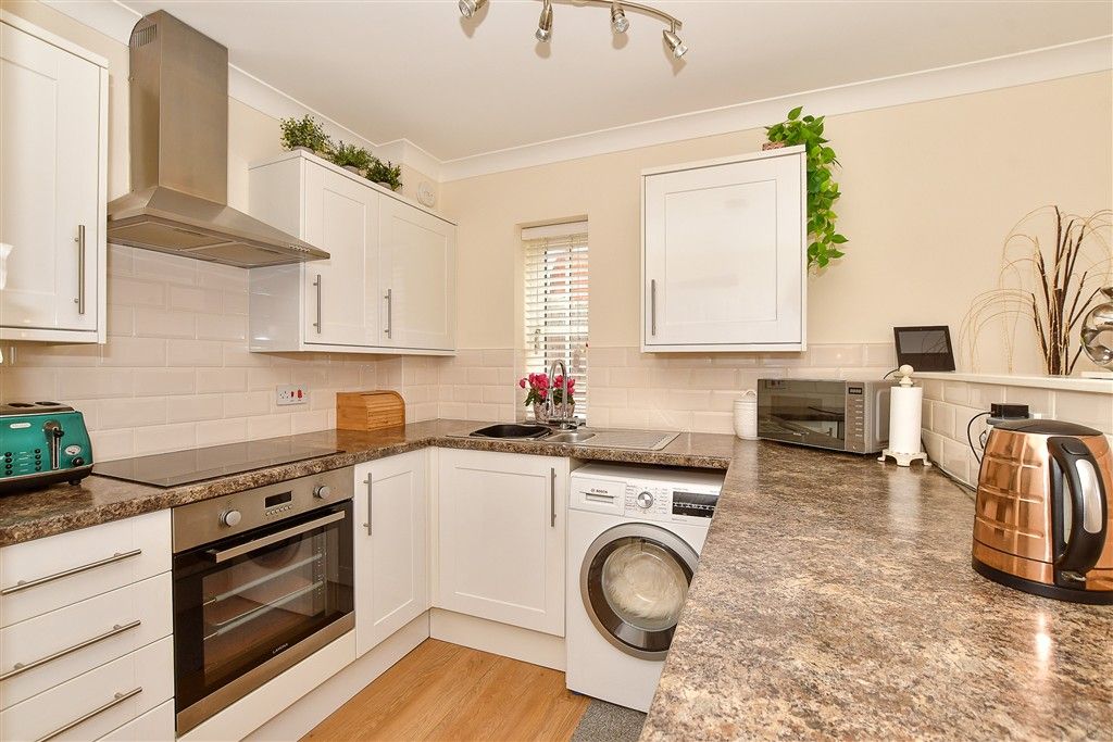 Property photo 2 of 11 Kitchen