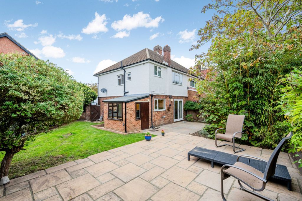 Property photo 3 of 12