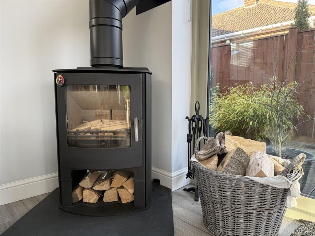 Property photo 3 of 18 De6.Jpg