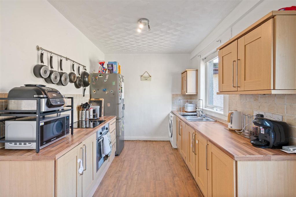 Property photo 3 of 28 23 Cousland Crescent 10.Jpg