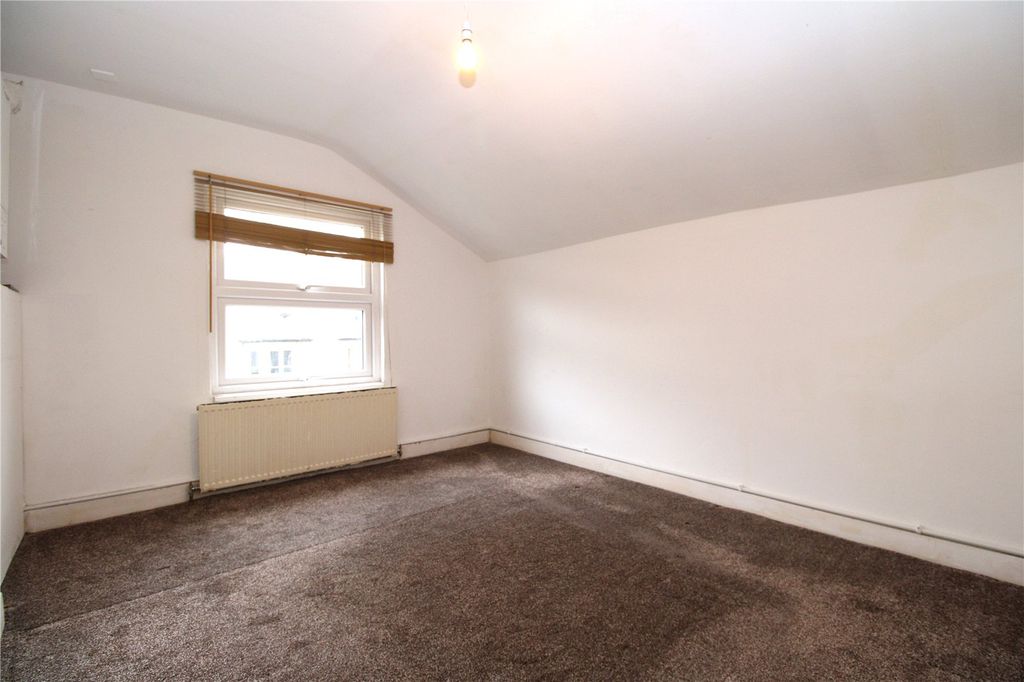 Property photo 2 of 5 Picture No. 16