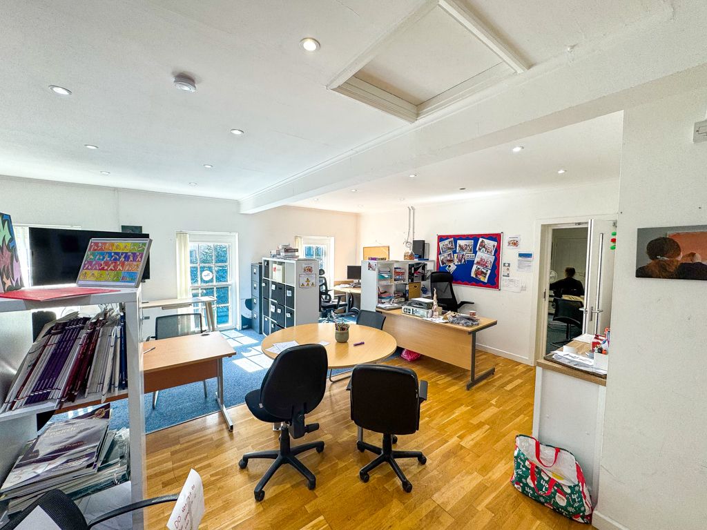 Property photo 2 of 11 Photo 8