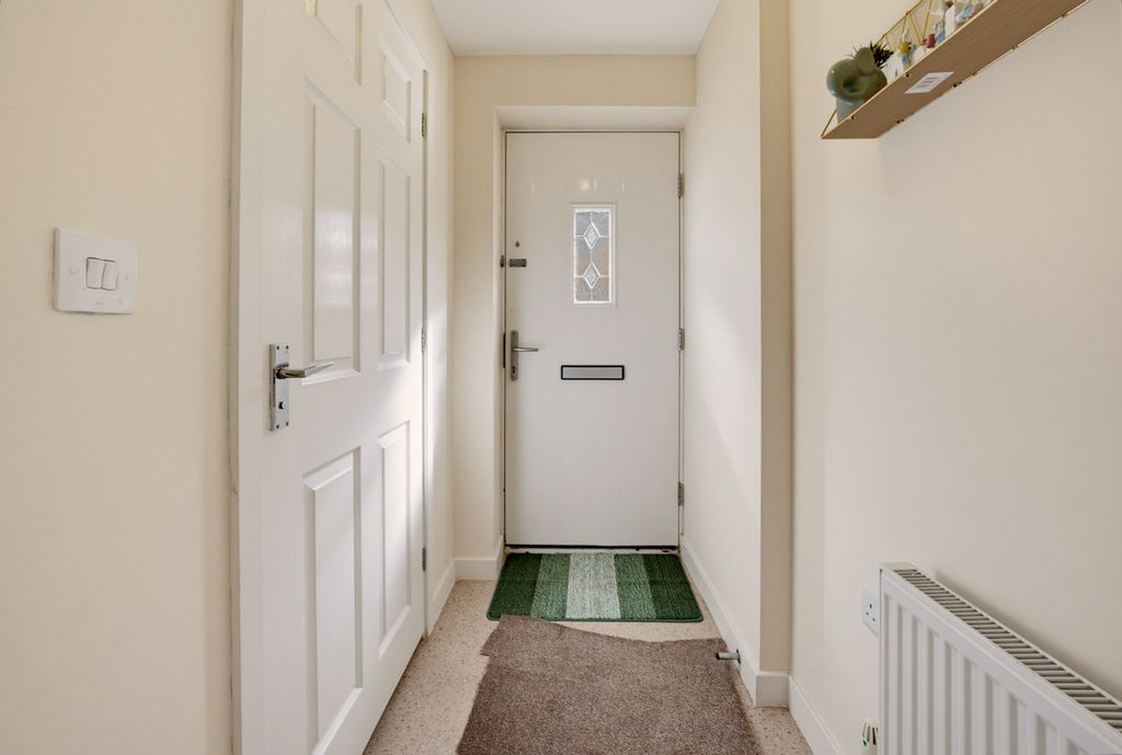 Property photo 2 of 26