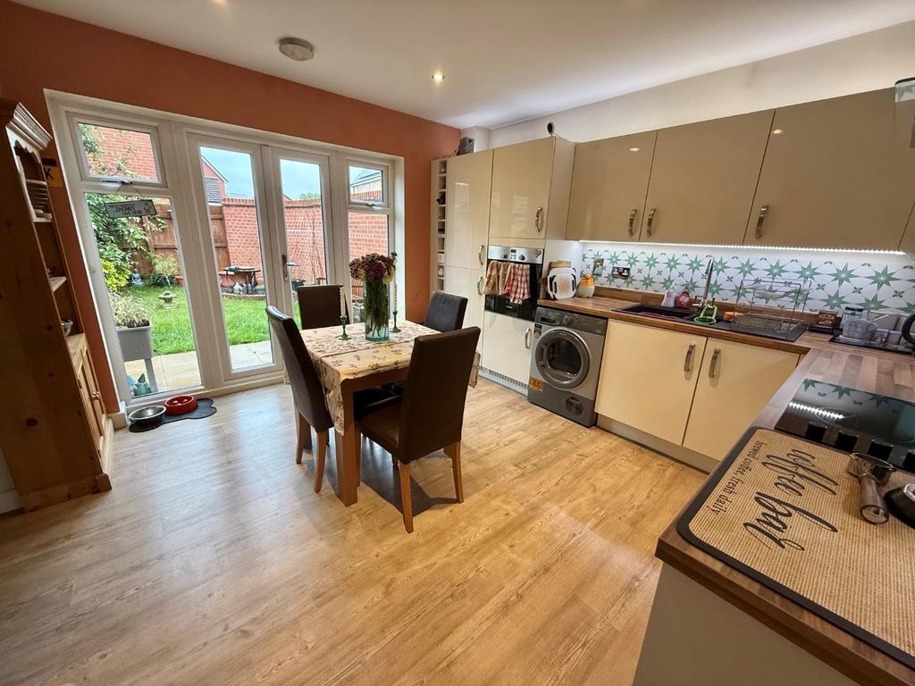 Property photo 3 of 11 2.Jpg