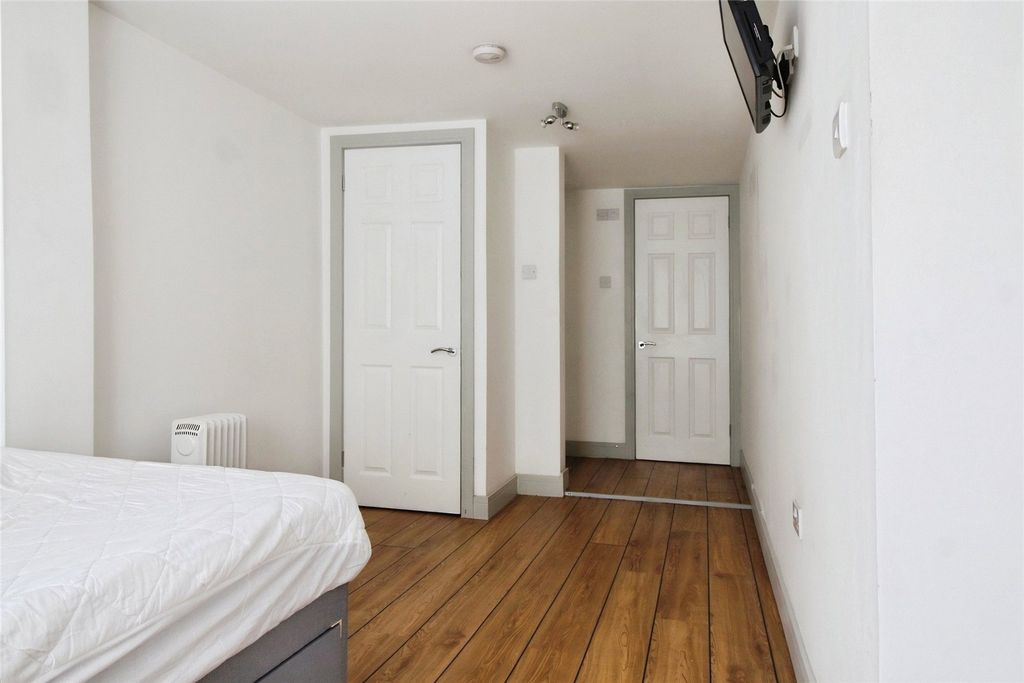 Property photo 2 of 4 Picture No. 05