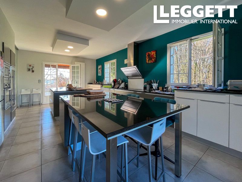 Property photo 3 of 10