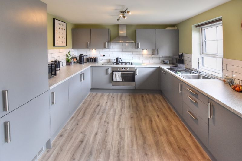 Property photo 3 of 11 Photo 8