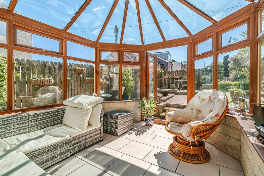 Property photo 2 of 42