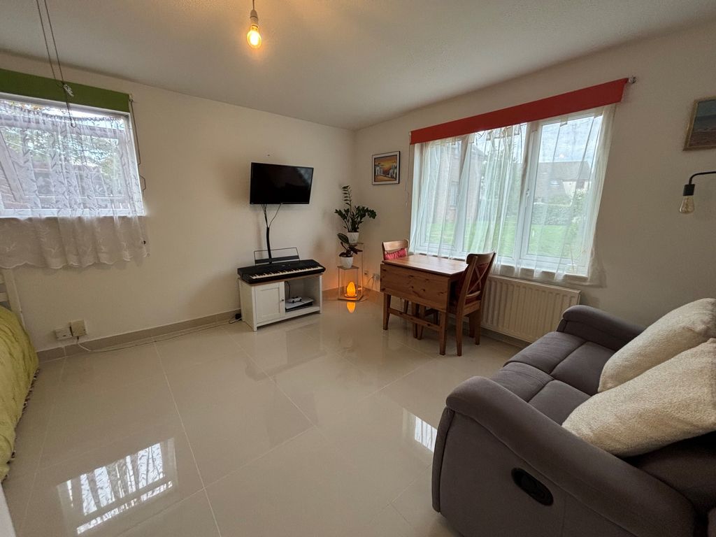 Property photo 3 of 6 Photo 1