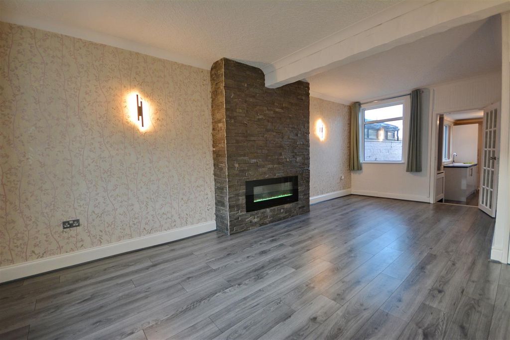 Property photo 2 of 10 Mwg_8398.Jpg