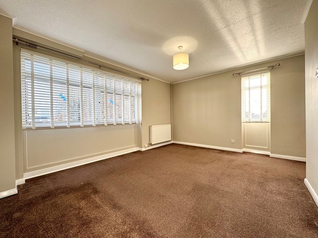 Property photo 3 of 10 Gallery