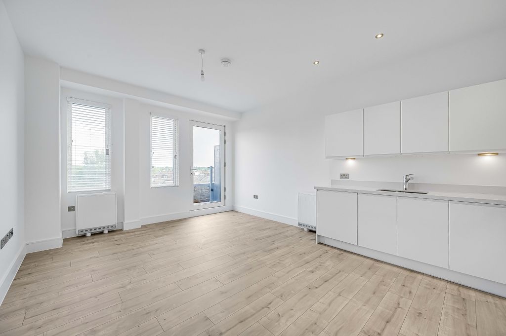 Property photo 2 of 13 Kfh_Flat_24_St_Andre