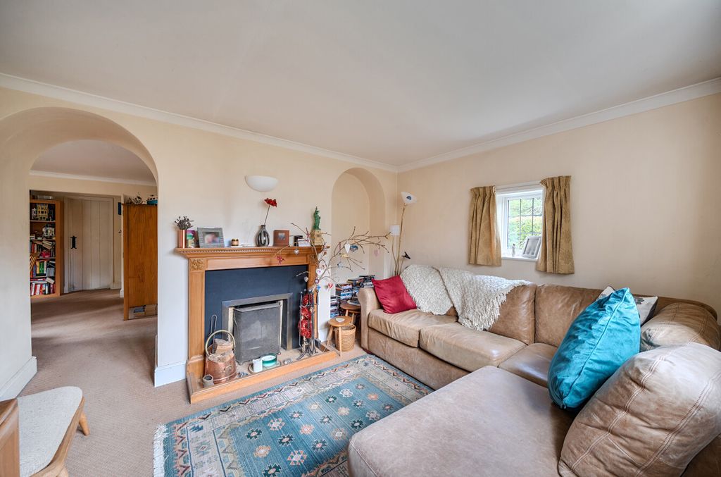 Property photo 2 of 12 1375201-16-690B2c...