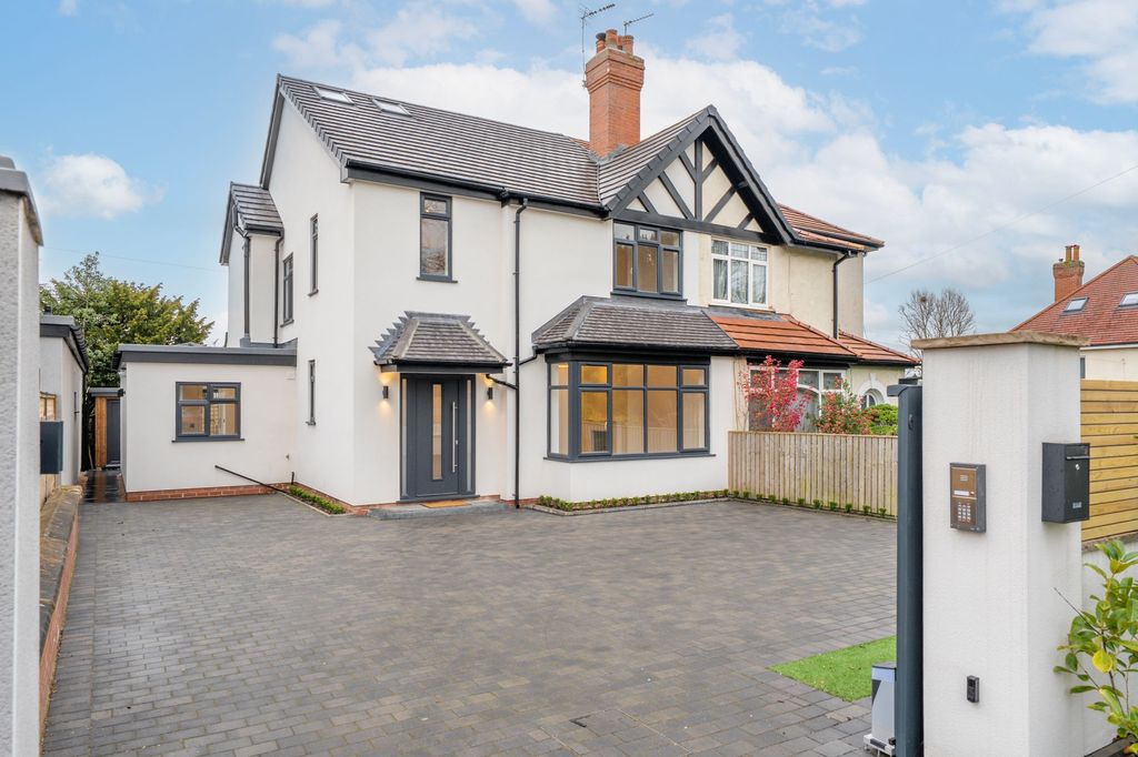 Property photo 1 of 38