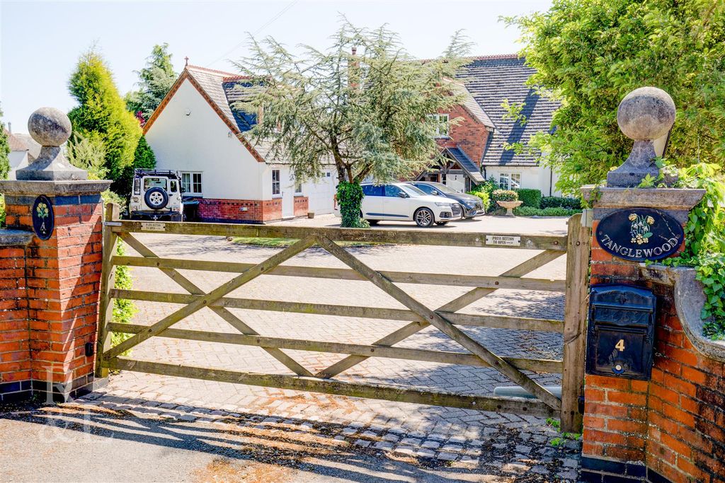 Property photo 3 of 42 Export-63.Jpg