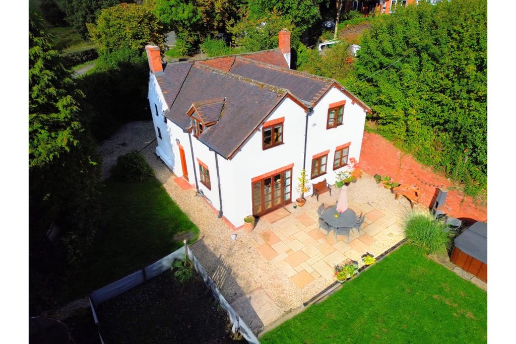 Property photo 2 of 21