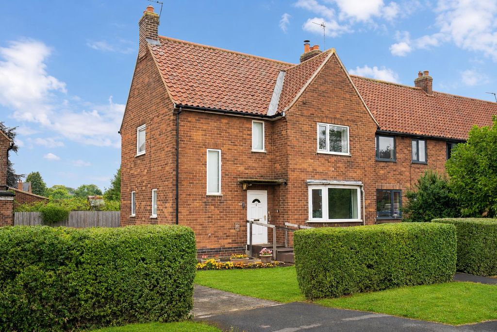 Property photo 1 of 14 External