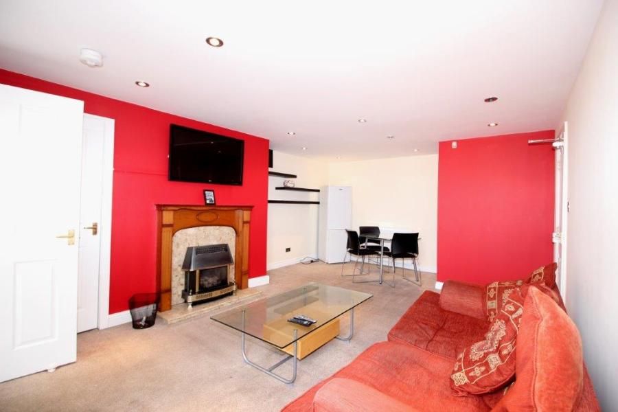 Property photo 3 of 12