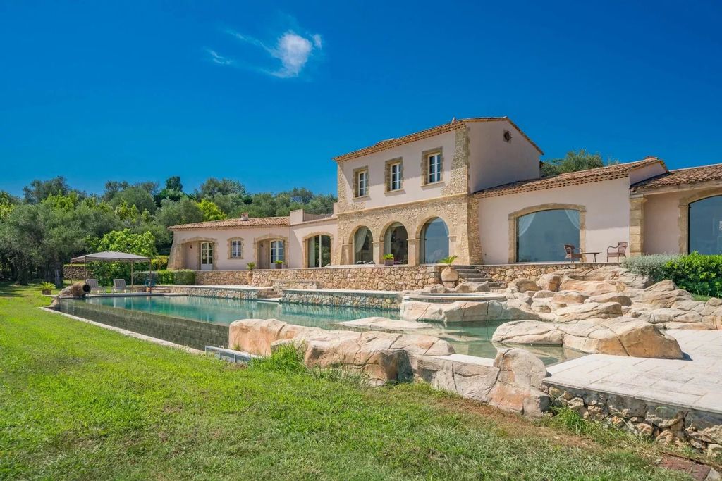 Property photo 2 of 28