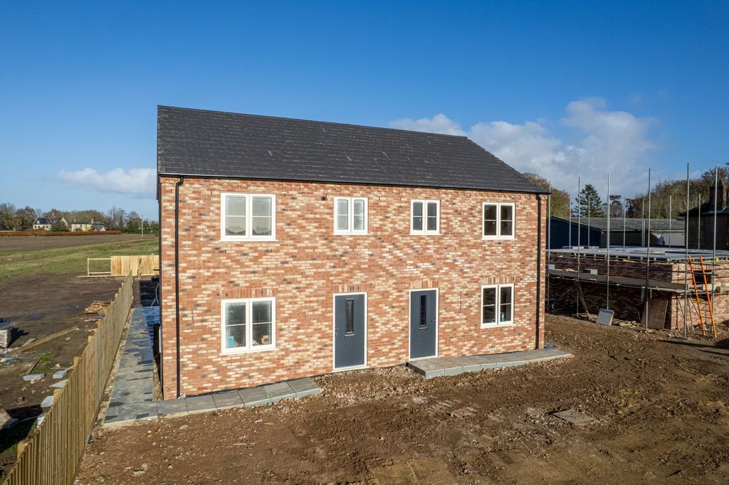 Property photo 1 of 28