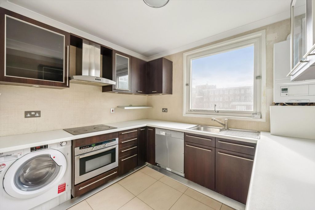 Property photo 2 of 18 Image