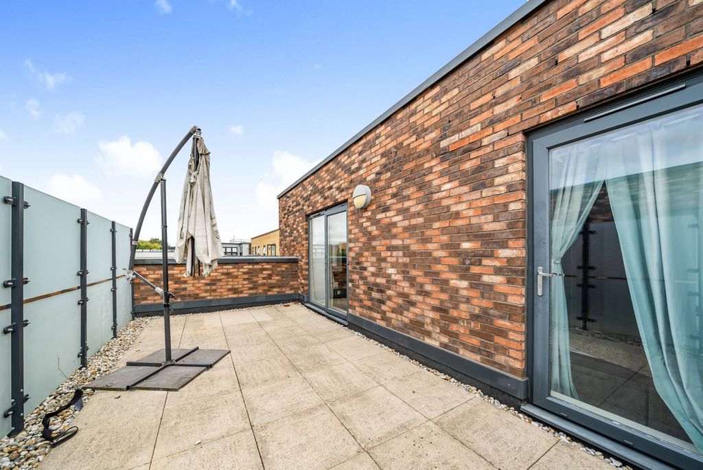 Property photo 3 of 11