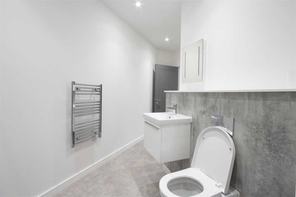 Additional image 9 of 2 bed flat for saleKnightsbridge Court, West Bars, Chesterfield S40