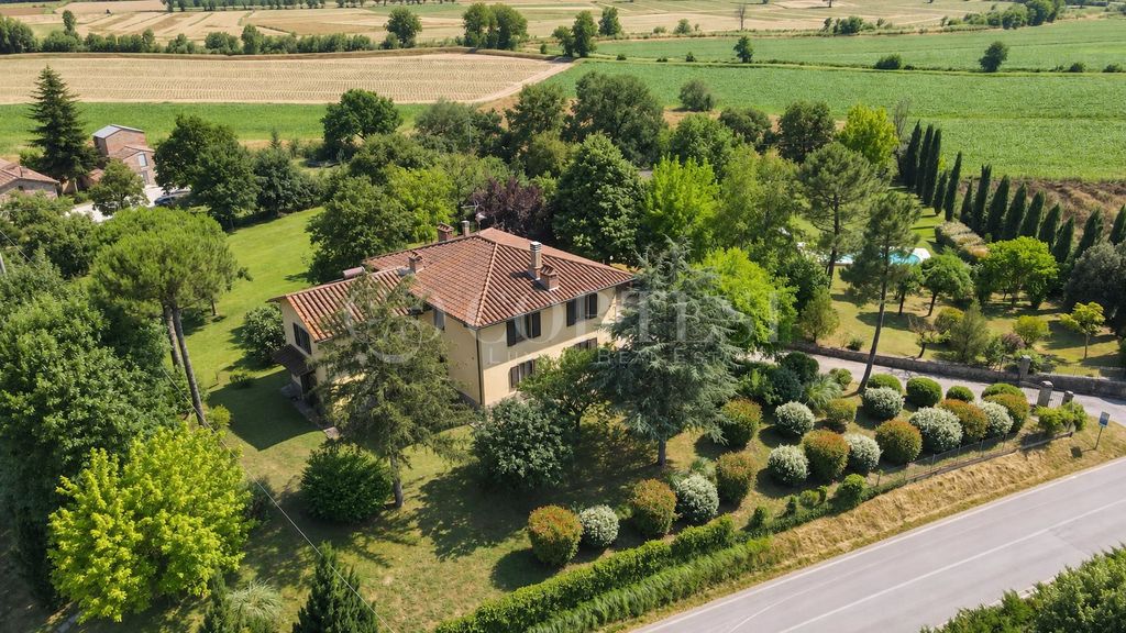 Property photo 1 of 60 Elegant Villa With Pool Immersed In The Tuscan Countryside