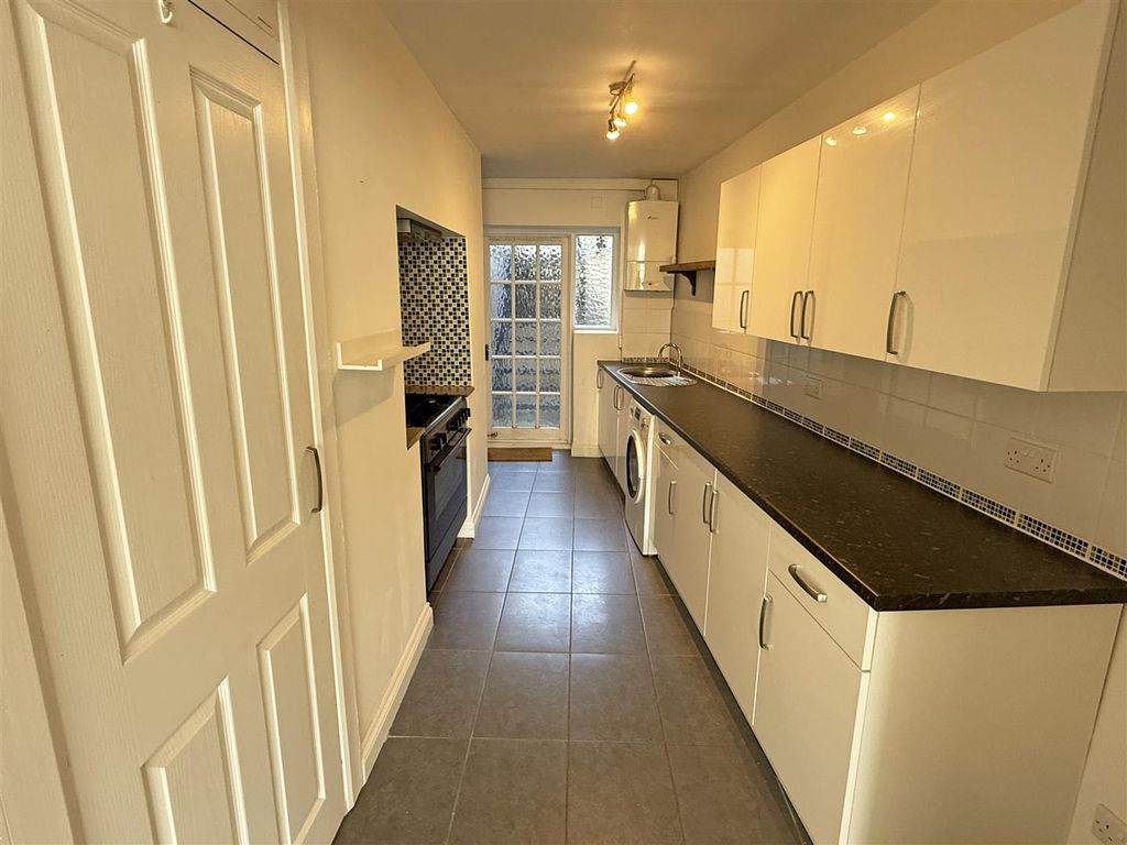 Property photo 3 of 8 Kitchen.Jpg