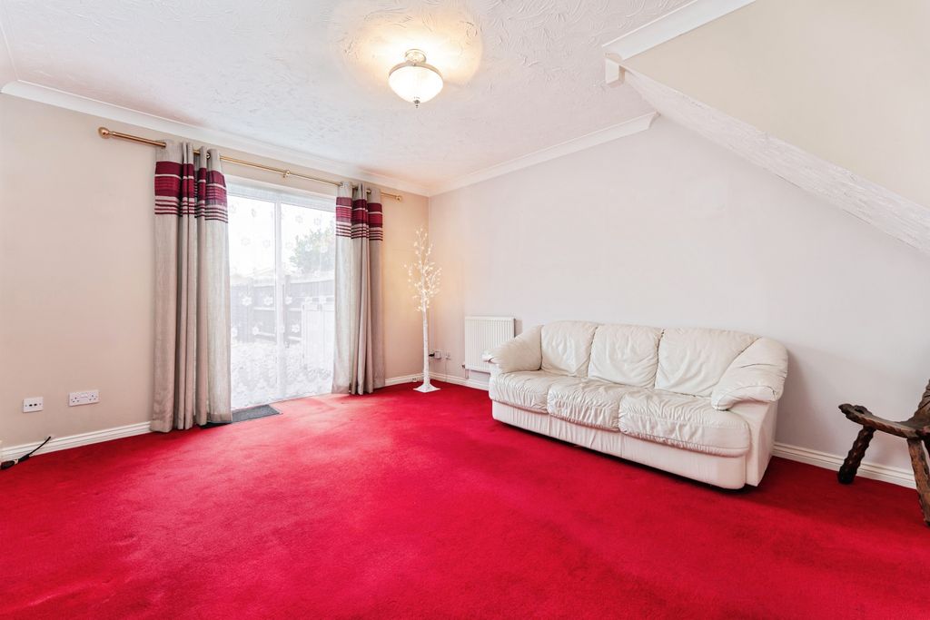 Property photo 2 of 20