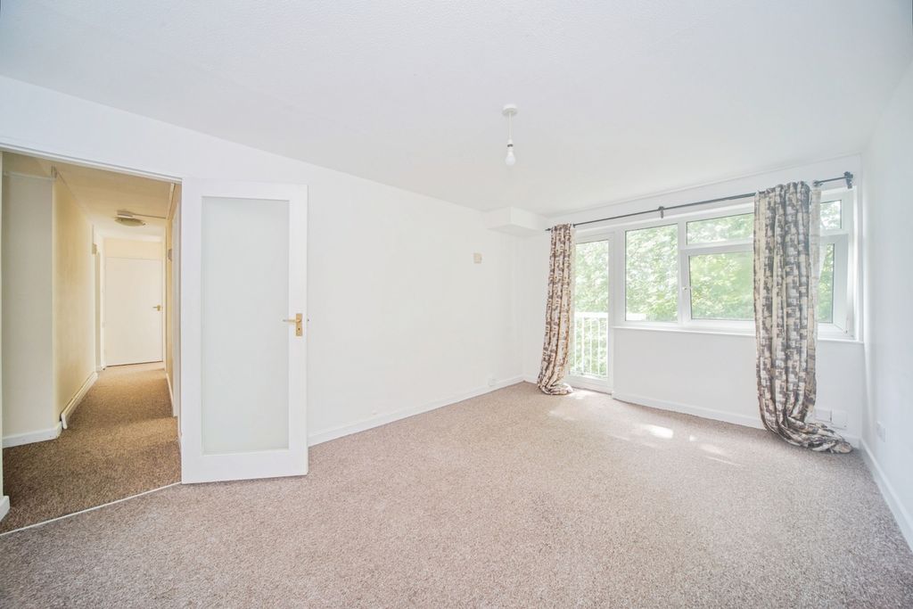 Property photo 3 of 16 Pbox-Img.Jpg