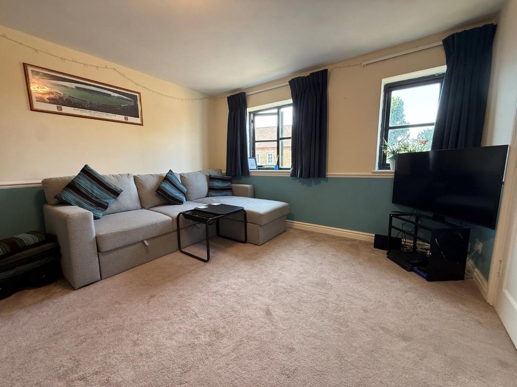 Property photo 3 of 8 6.Jpg