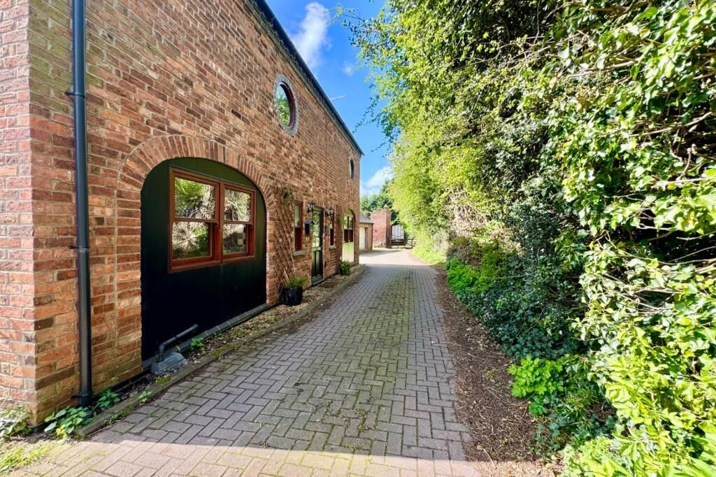 Property photo 1 of 30