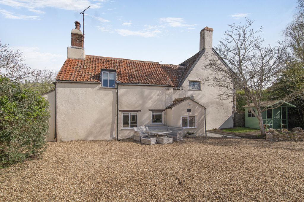 Property photo 1 of 24