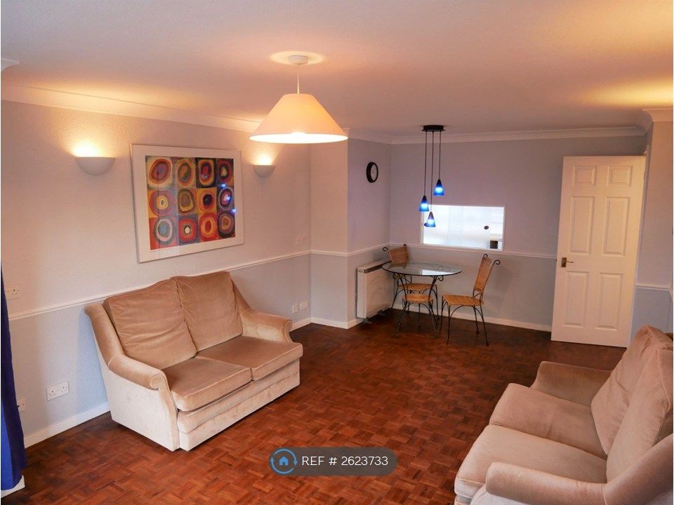 Property photo 1 of 18 Lounge