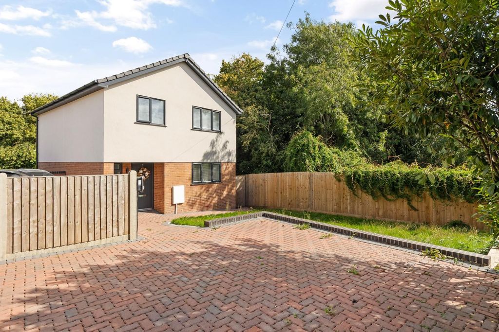 Property photo 1 of 27