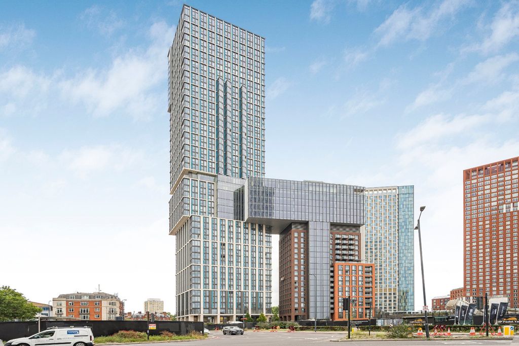 Property photo 3 of 17