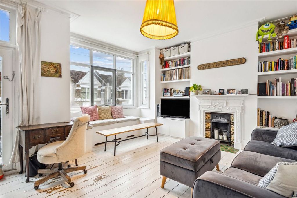 Property photo 1 of 6