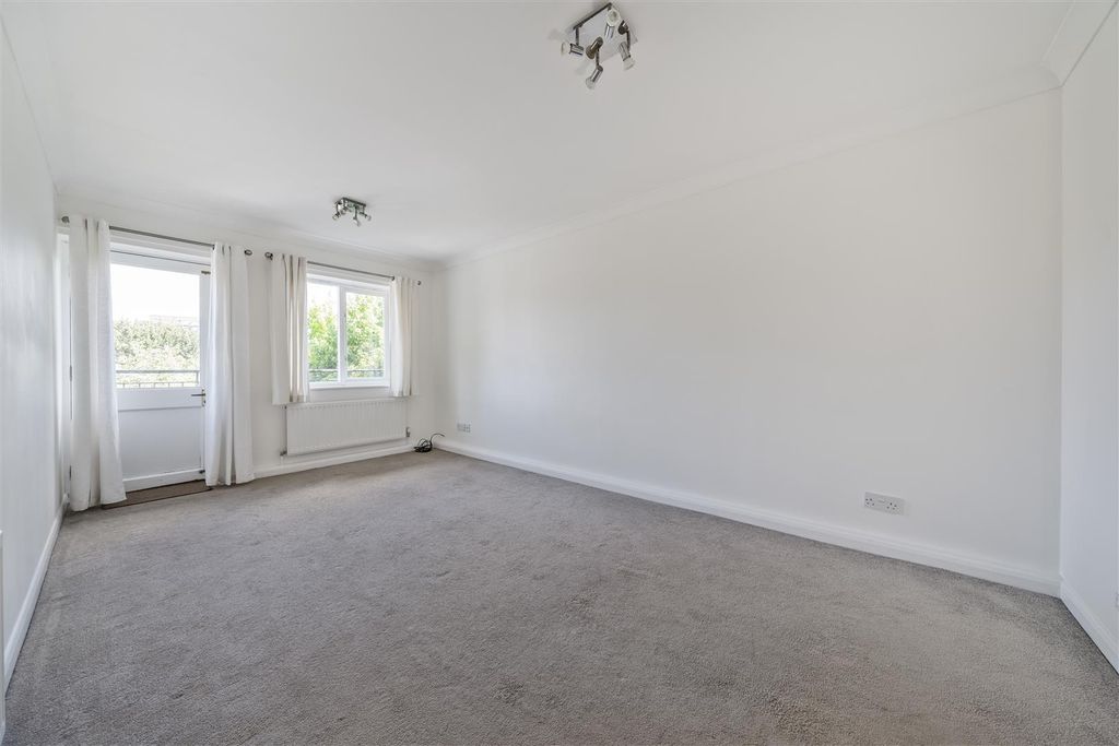 Property photo 3 of 9 Living Room