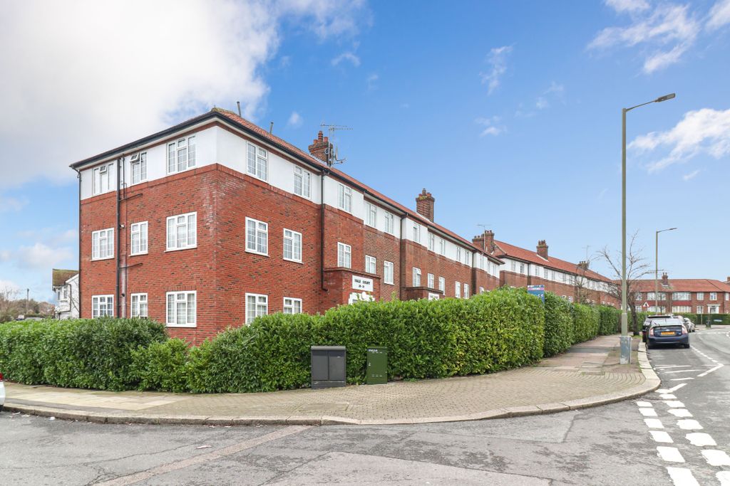 Property photo 3 of 21